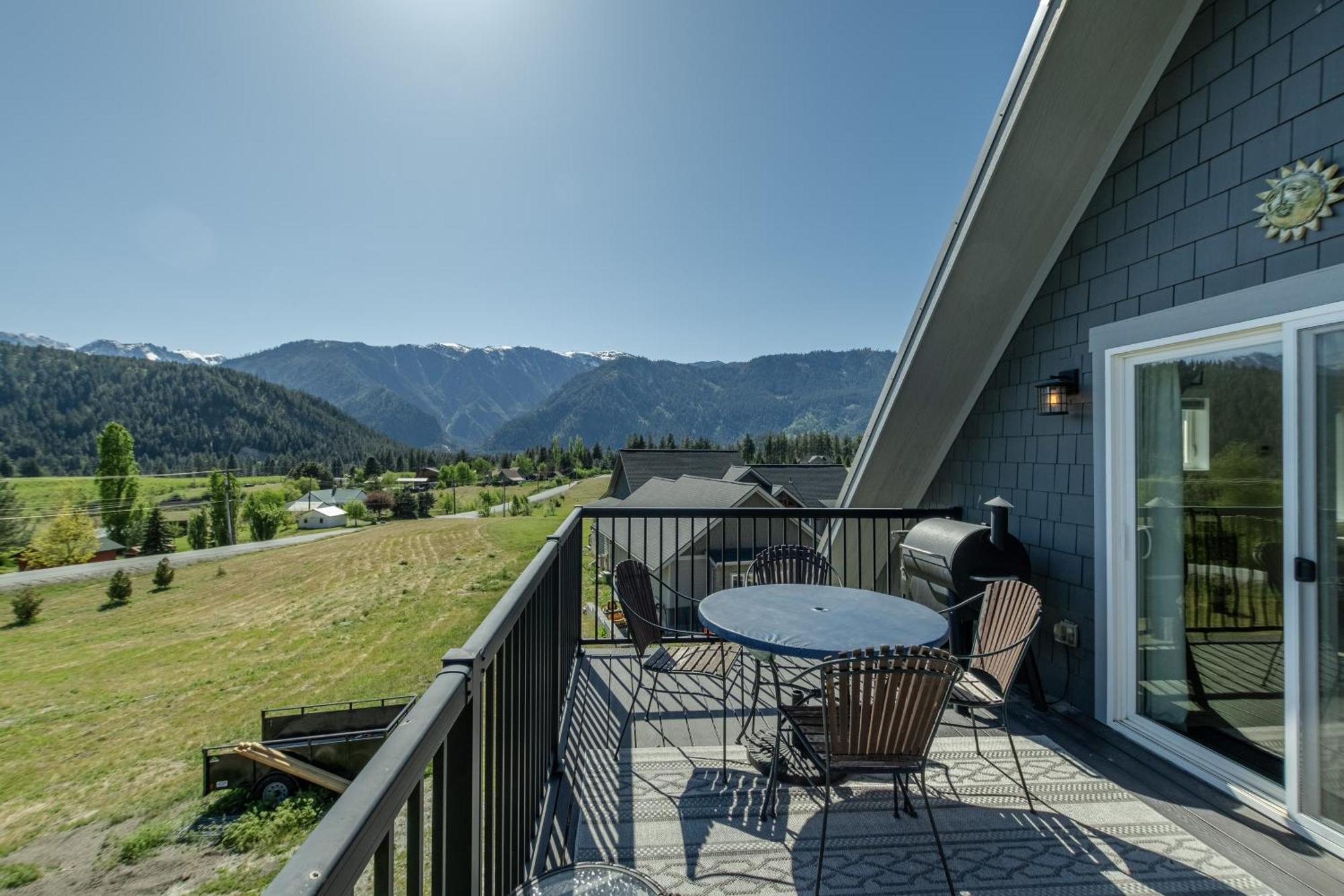 Berg Haus By Nw Comfy Cabins Левенуэрт Экстерьер фото